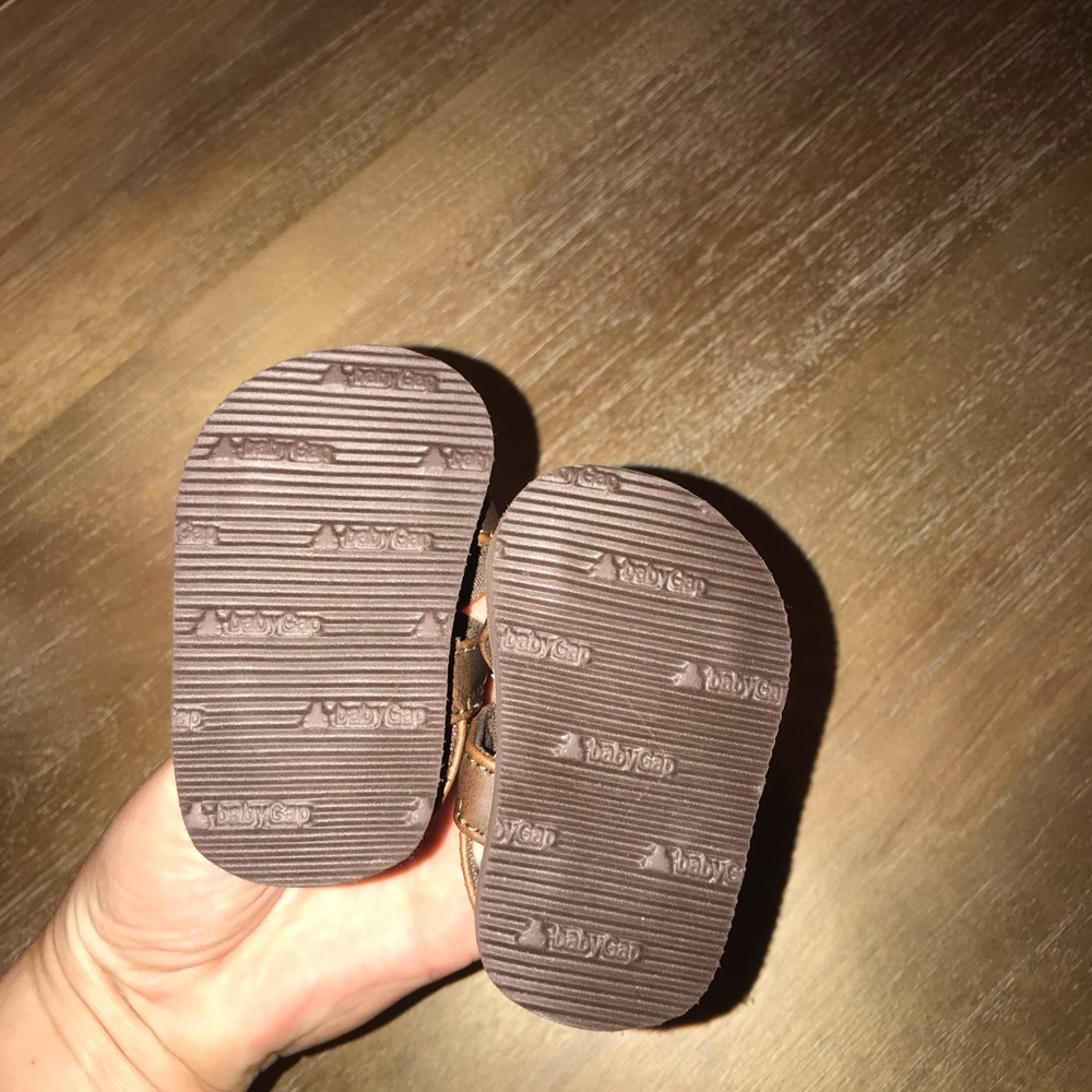 Sandals - Picture 2 of 3